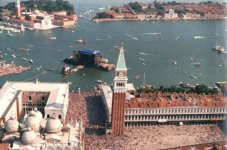 pink-floyd-live-in-venice-1989-3.jpg