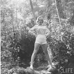 marilyn-monroe-hiking-1950-11.jpeg